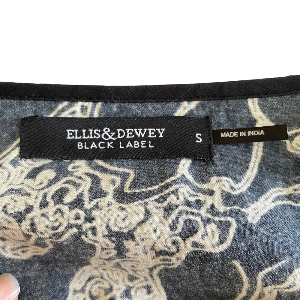 ELLIS & DEWEY Sz S Boxy fit top with short bell sleeves - Picture 9 of 9